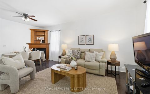 Photo 4 at 14 Liberty Place, Bowmanville, Clarington