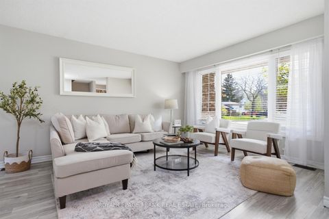 Photo 3 at 449 Lanark Drive, McLaughlin, Oshawa