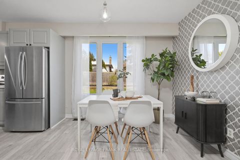 Photo 10 at 449 Lanark Drive, McLaughlin, Oshawa