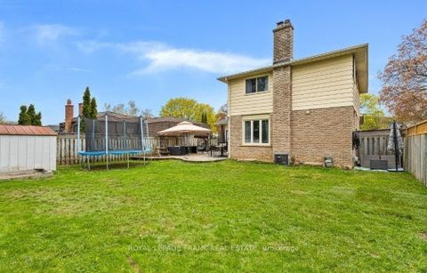 Photo 31 at 449 Lanark Drive, McLaughlin, Oshawa