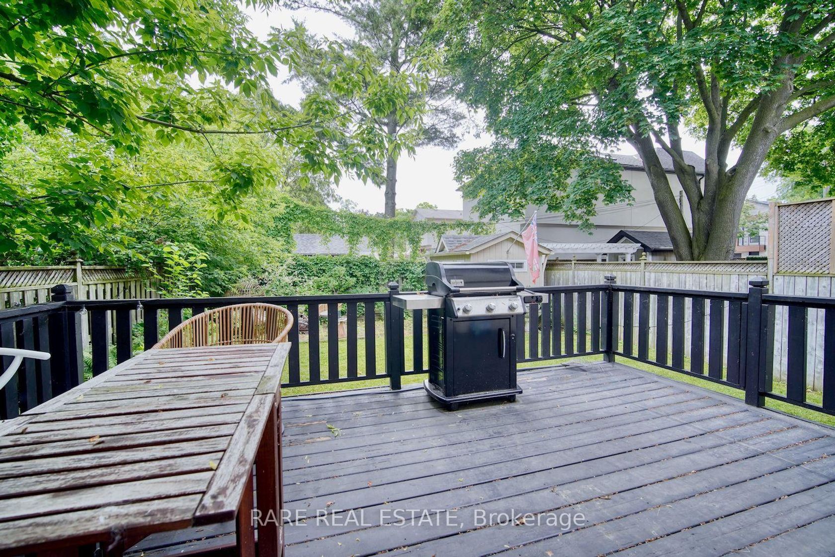 33 Red Deer Avenue, Cliffside, Toronto photo number 2
