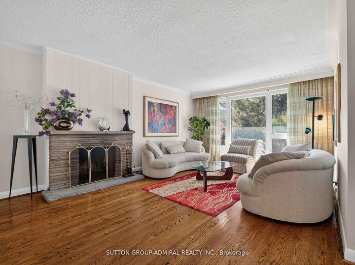 Photo 5 at 30 Foxwarren Drive, Bayview Village, Toronto