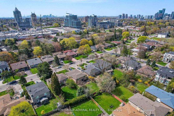 Photo 31 at 30 Foxwarren Drive, Bayview Village, Toronto