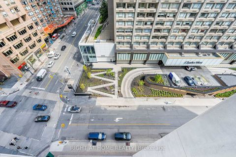 Photo 32 at 1106 - 1121 Bay Street, Bay Street Corridor, Toronto