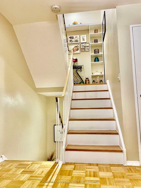 Photo 7 at 14 - 23 Four Winds Drive, York University Heights, Toronto