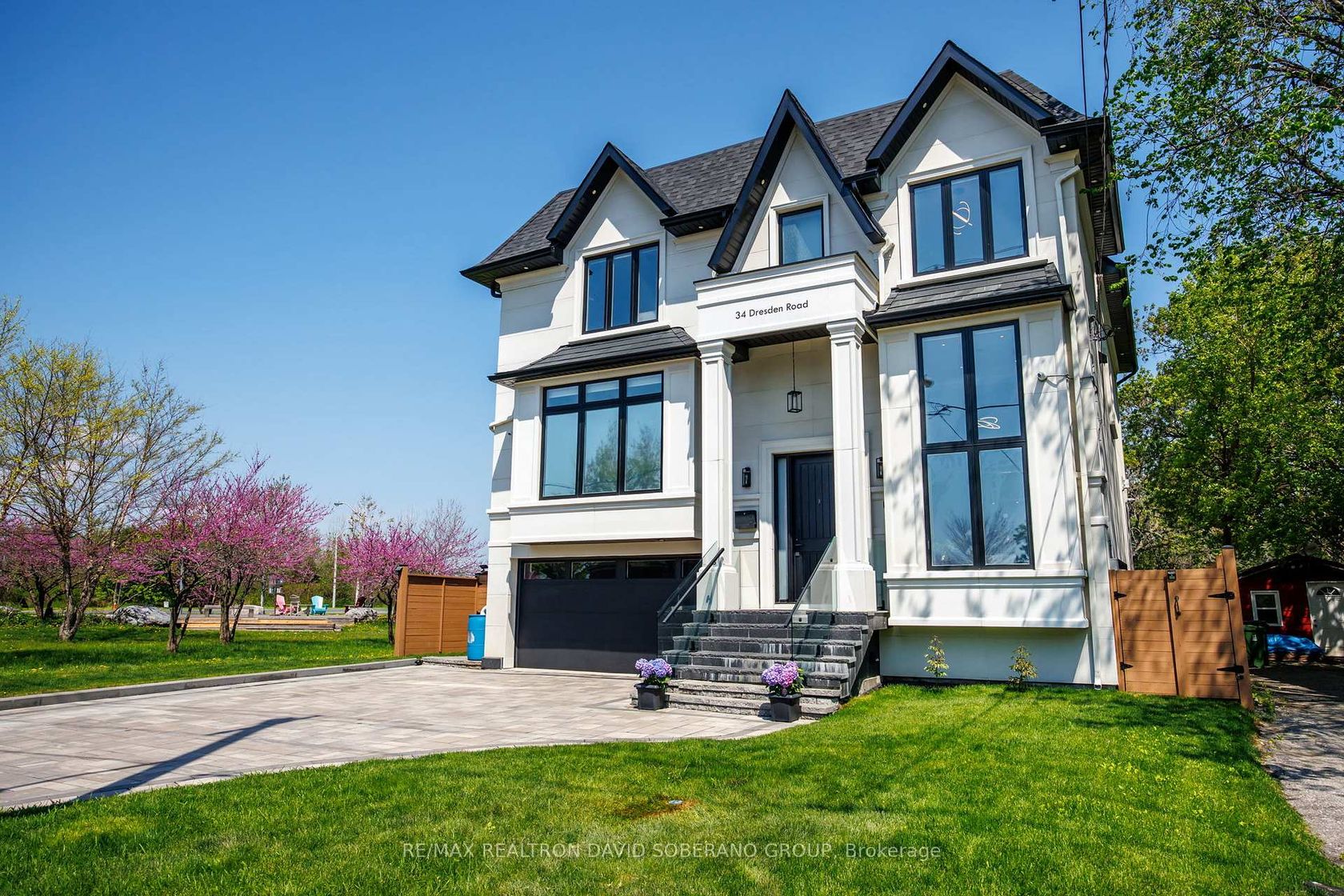 34 Dresden Road, Clanton Park, Toronto photo 0