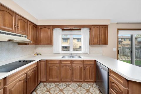 Photo 14 at 100 Hallsport Crescent, CFB, Toronto
