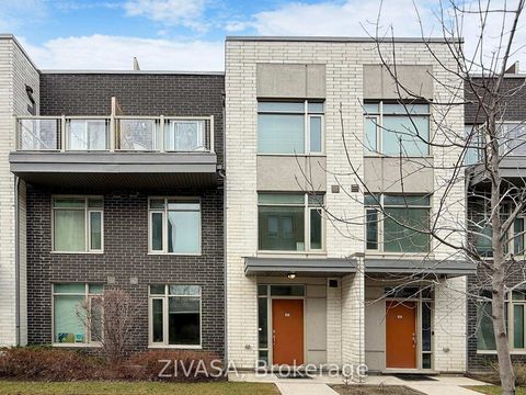 Photo 1 at 92 - 15 Applewood Lane, Etobicoke West Mall, Toronto