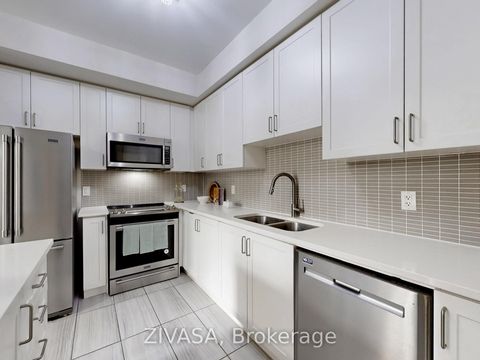 Photo 12 at 92 - 15 Applewood Lane, Etobicoke West Mall, Toronto