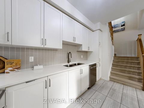 Photo 15 at 92 - 15 Applewood Lane, Etobicoke West Mall, Toronto
