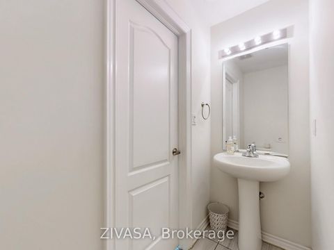Photo 16 at 92 - 15 Applewood Lane, Etobicoke West Mall, Toronto
