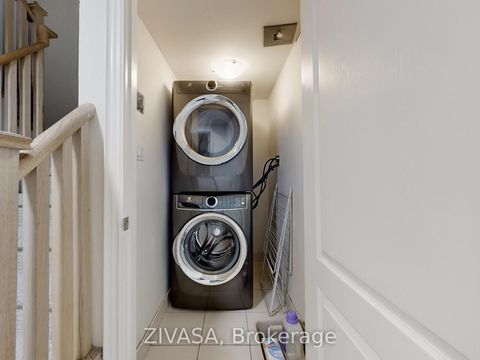 Photo 25 at 92 - 15 Applewood Lane, Etobicoke West Mall, Toronto