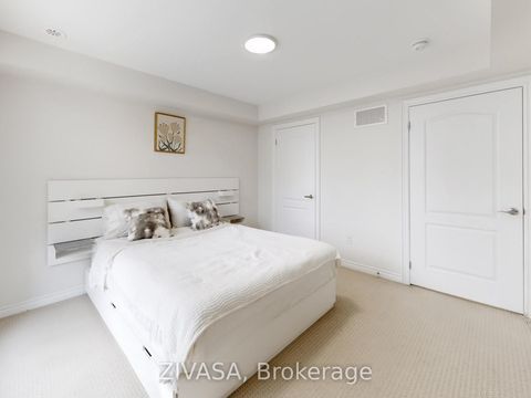 Photo 30 at 92 - 15 Applewood Lane, Etobicoke West Mall, Toronto