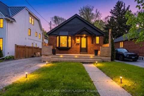 Photo 1 at 19 Yorkview Drive, Queensway, Toronto