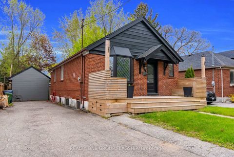 Photo 3 at 19 Yorkview Drive, Queensway, Toronto