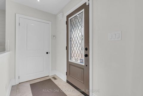 Photo 4 at 19 Yorkview Drive, Queensway, Toronto