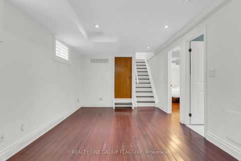 Photo 28 at 19 Yorkview Drive, Queensway, Toronto