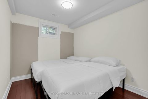 Photo 34 at 19 Yorkview Drive, Queensway, Toronto