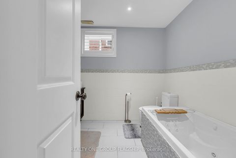 Photo 36 at 19 Yorkview Drive, Queensway, Toronto