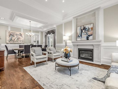Photo 5 at 5 Lloydminster Crescent, Newtonbrook East, Toronto
