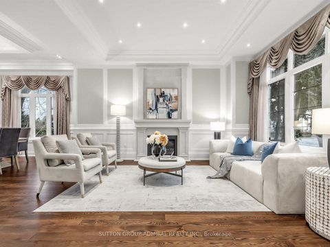 Photo 6 at 5 Lloydminster Crescent, Newtonbrook East, Toronto