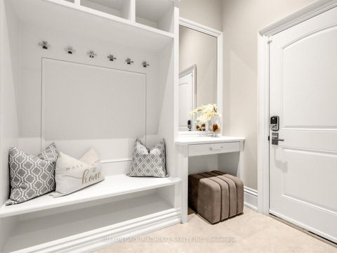 Photo 11 at 5 Lloydminster Crescent, Newtonbrook East, Toronto