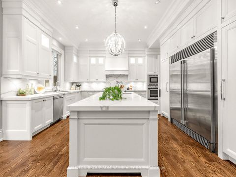 Photo 12 at 5 Lloydminster Crescent, Newtonbrook East, Toronto