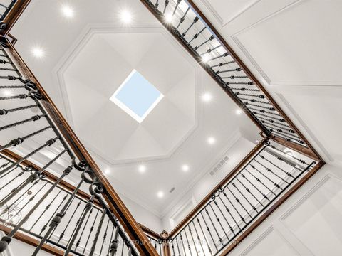 Photo 17 at 5 Lloydminster Crescent, Newtonbrook East, Toronto