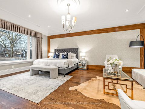 Photo 18 at 5 Lloydminster Crescent, Newtonbrook East, Toronto