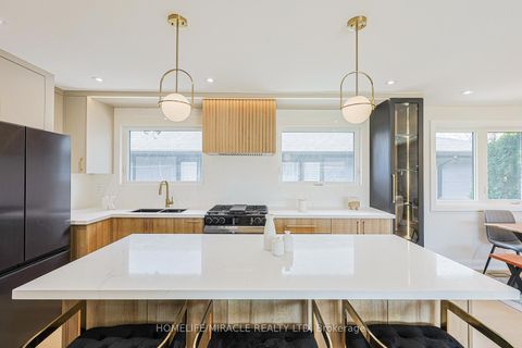 Photo 6 at 158 Cass Avenue, Sullivan, Toronto