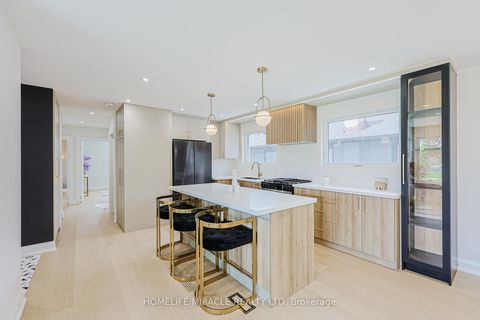 Photo 7 at 158 Cass Avenue, Sullivan, Toronto