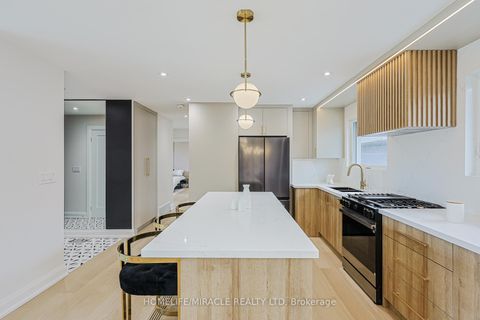 Photo 8 at 158 Cass Avenue, Sullivan, Toronto