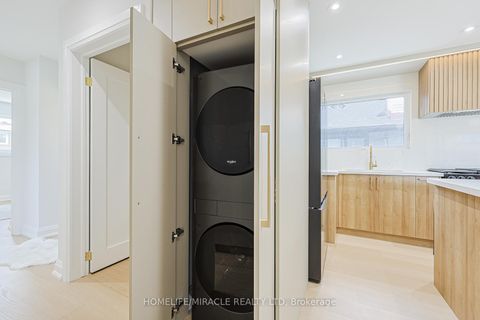 Photo 13 at 158 Cass Avenue, Sullivan, Toronto