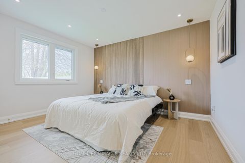Photo 15 at 158 Cass Avenue, Sullivan, Toronto