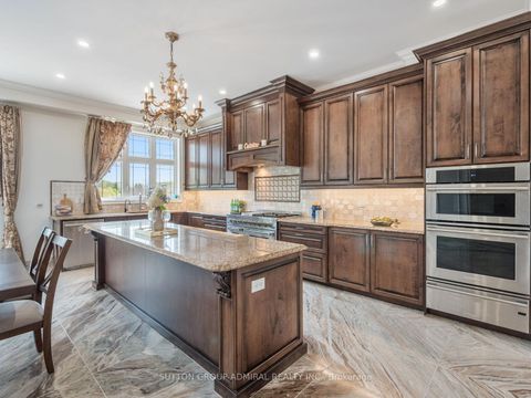 Photo 14 at 33 Keatley Drive, Patterson, Vaughan