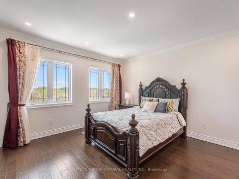 Photo 25 at 33 Keatley Drive, Patterson, Vaughan