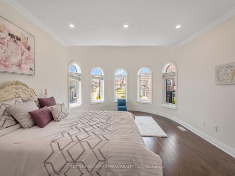Photo 32 at 33 Keatley Drive, Patterson, Vaughan