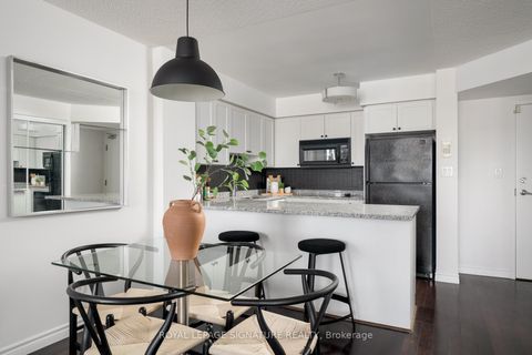 Photo 10 at 621 - 1000 King Street W, Niagara, Toronto