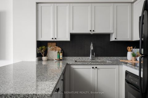 Photo 12 at 621 - 1000 King Street W, Niagara, Toronto