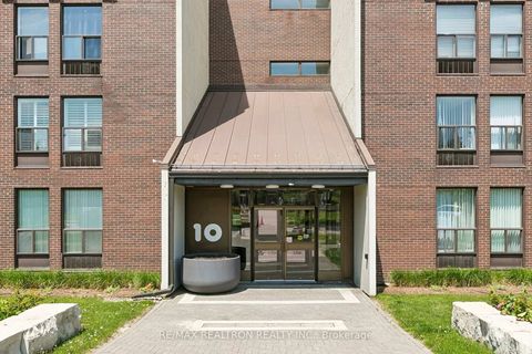 Photo 1 at 306 - 10 Fashion Roseway, Willowdale East, Toronto