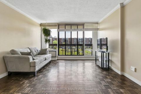 Photo 4 at 306 - 10 Fashion Roseway, Willowdale East, Toronto