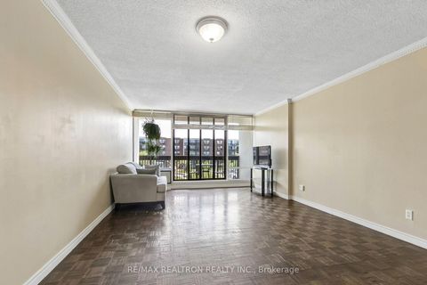 Photo 7 at 306 - 10 Fashion Roseway, Willowdale East, Toronto