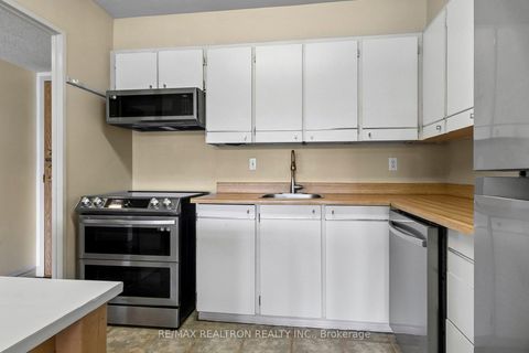 Photo 11 at 306 - 10 Fashion Roseway, Willowdale East, Toronto