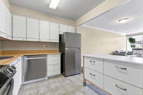 Photo 14 at 306 - 10 Fashion Roseway, Willowdale East, Toronto