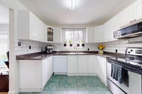 Photo 6 at 367 Adeline Drive, Keswick South, Georgina