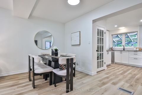 Photo 20 at 81 Yorkview Drive, Willowdale West, Toronto