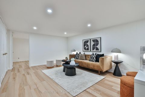 Photo 33 at 81 Yorkview Drive, Willowdale West, Toronto
