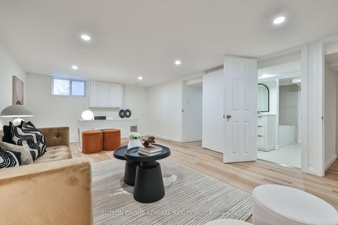 Photo 35 at 81 Yorkview Drive, Willowdale West, Toronto