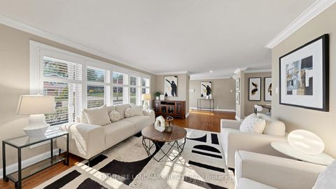 Photo 5 at 27 Quincy Crescent, Henry Farm, Toronto