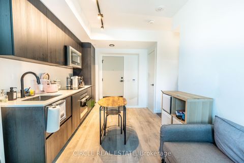 Photo 9 at 2705 - 327 King Street W, Waterfront Communities C1, Toronto